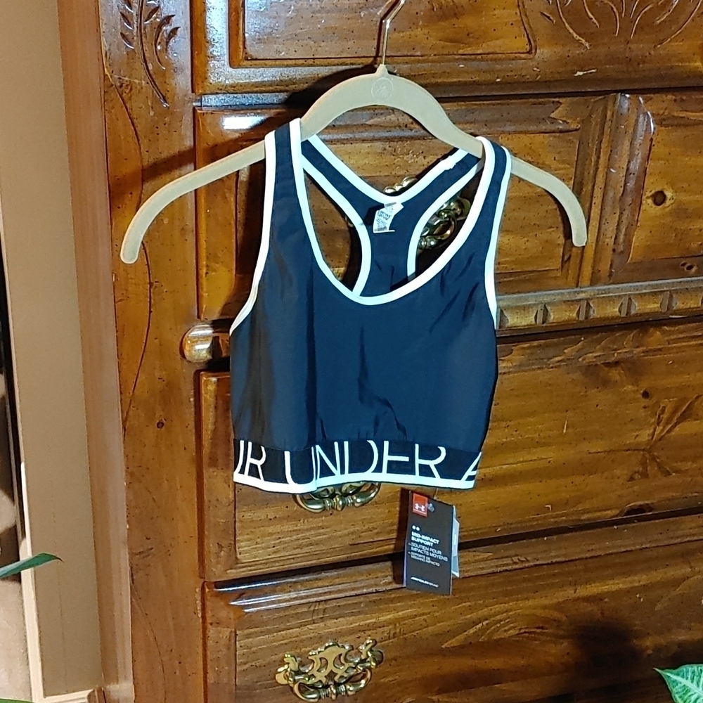 NWT Under Armour Women's Black & White Medium Racerback Sports Bra